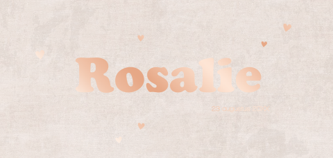 Lief roséfolie geboortekaartje met typografie en hartjes
