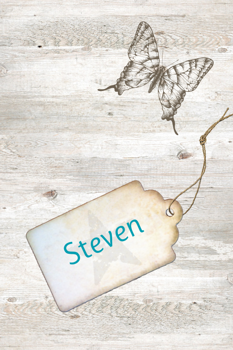 Hip staand rouwkaartje met vintage etiket en vlinder op hout