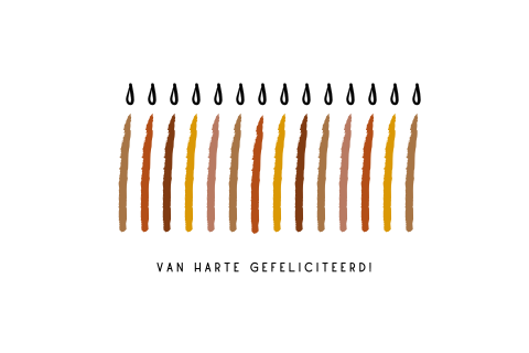 Verjaardagskaartje met kleurrijke kaarsjes