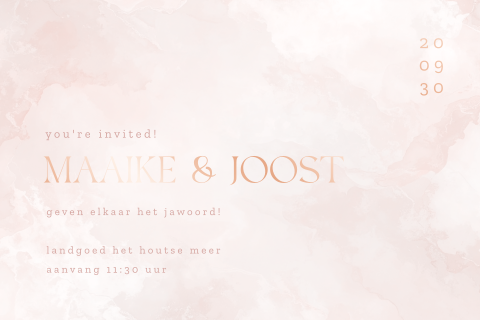 Trouwkaart met roze watercolor achtergrond en roséfolie