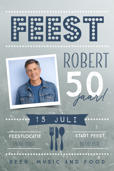 Verjaardagsuitnodiging 50 jaar in blauw met feestletters en foto 