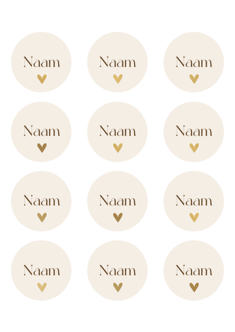 Beige naamkaartjes bruiloft met goudfolie hartje