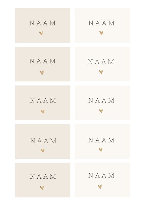 Bruiloft naamkaartjes in beige tinten met hartje