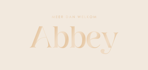 Beige geboortekaartje voor meisje met hoogglans letters