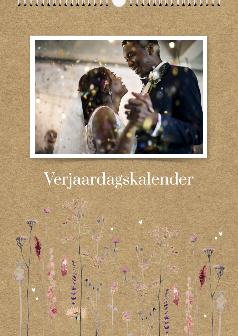 Verjaardagskalender droogbloemen met bruiloftsfoto
