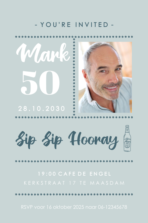 Stoere typografische uitnodiging 50 jaar in blauw met foto