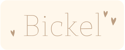 Doopsuikersticker in bruintinten met hartjes