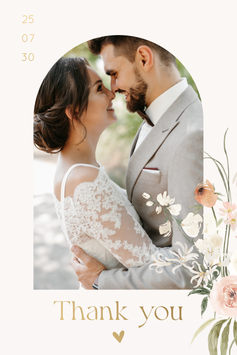 Romantische bedankkaart bruiloft met foto, bloemen en mat goudfolie