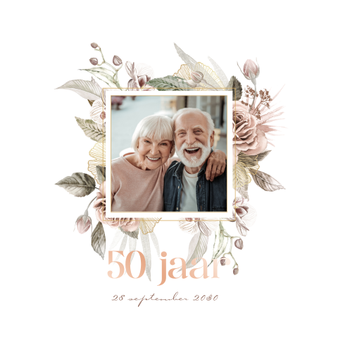 Jubileumkaart 50 jaar getrouwd met bloemendesign en foto