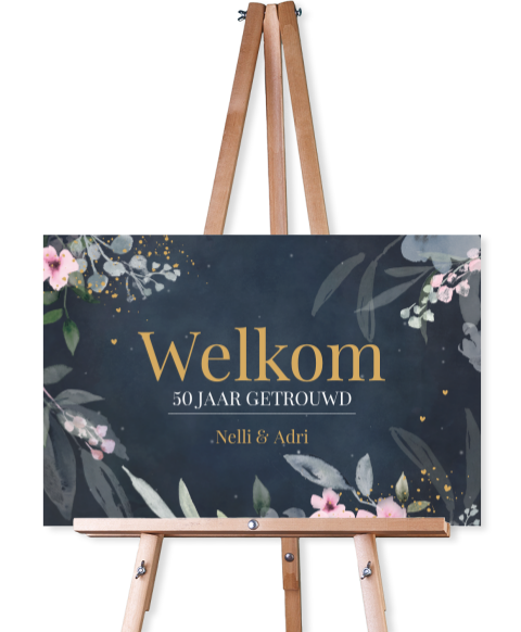 Stijlvol welkomstbord voor huwelijksjubileum in blauw met bloemen