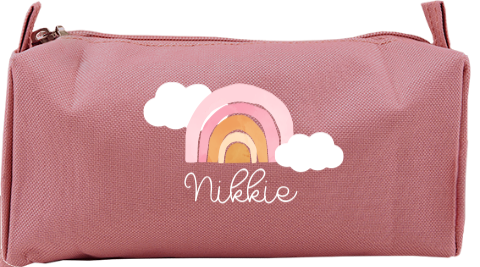 Etui met naam, regenboog en wolkjes