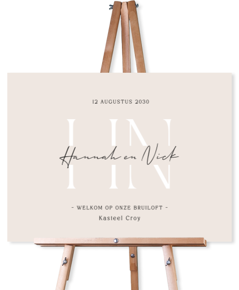 Klassiek welkomstbord bruiloft in beige met initialen