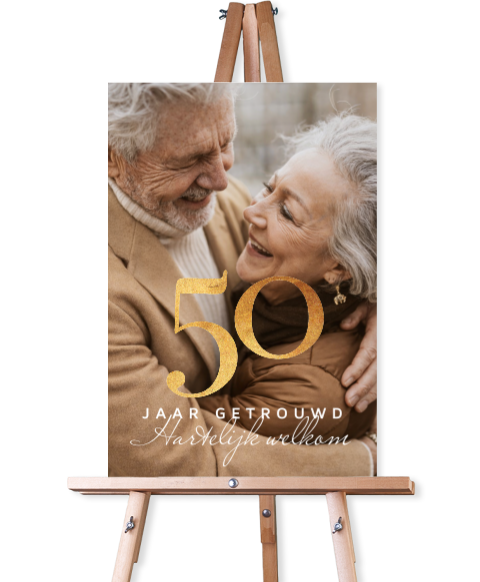Welkomstbord huwelijksjubileum met foto en gouden 50