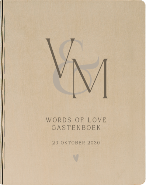 Houten gastenboek met grote initialen