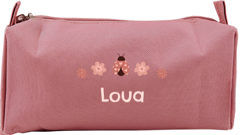Etui met naam, bloemen en lieveheersbeestje