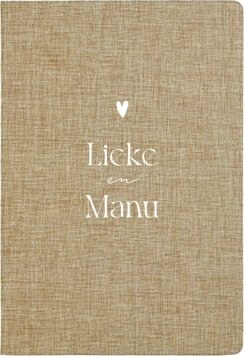 Gepersonaliseerd linnen gastenboek met hartje en elegante typografie