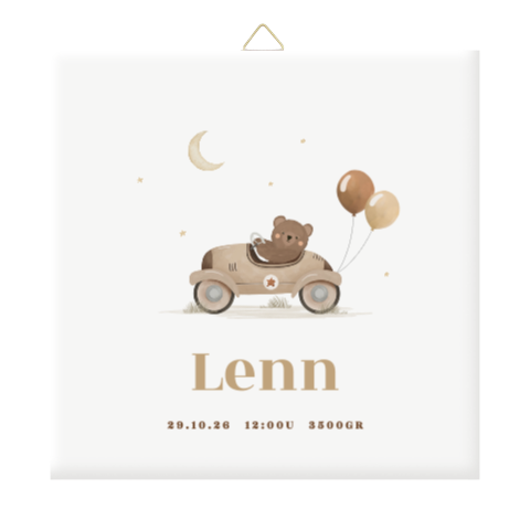 Geboortetegeltje met beertje in auto en ballonnen