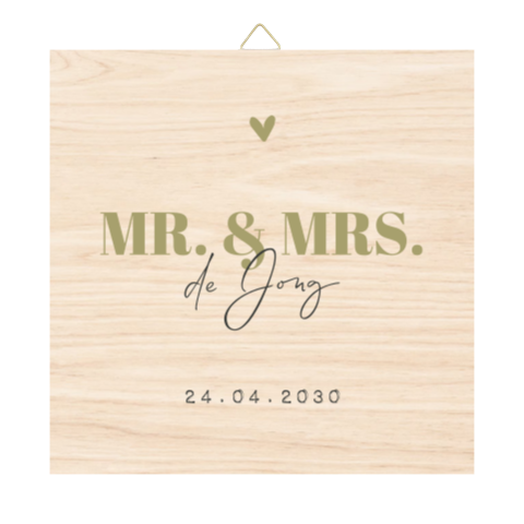 Houten tegel bruiloft met schrift in groen en hartje