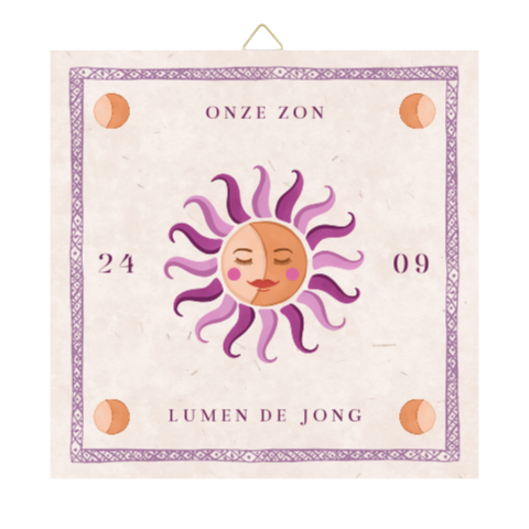 Geboortetegel spiritueel met zon in lila tinten