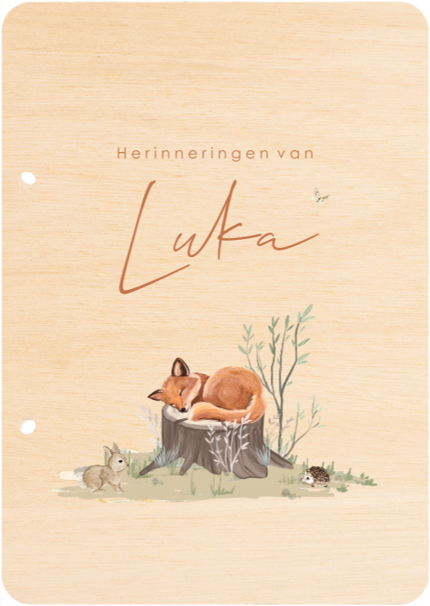 Bewaarbundel voor geboortekaartjes van hout met naam en bosdieren