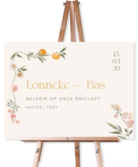 Welkomstbord bruiloft met zomerse bloemen en sinaasappels