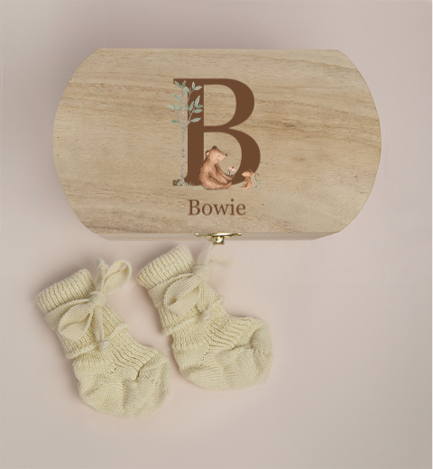 Houten kistje met naam, sokjes en bosdieren