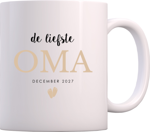 Mok zwangerschapsaankondiging voor oma met babyvoetjes
