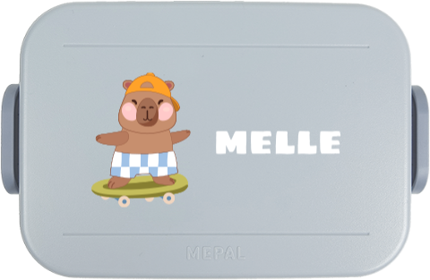 Mepal lunchbox TO GO met naam en capybara op skateboard