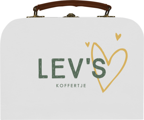 Houten koffertje met naam en hartjes