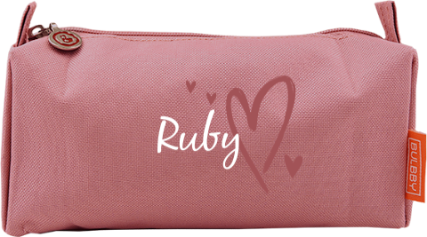 Etui met naam en hartjes