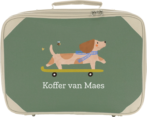 Logeerkoffertje met naam en teckel op skateboard
