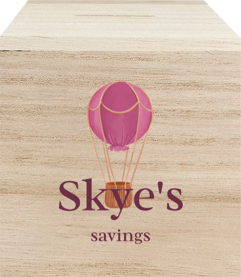 Houten spaarpot met roze luchtballon en naam