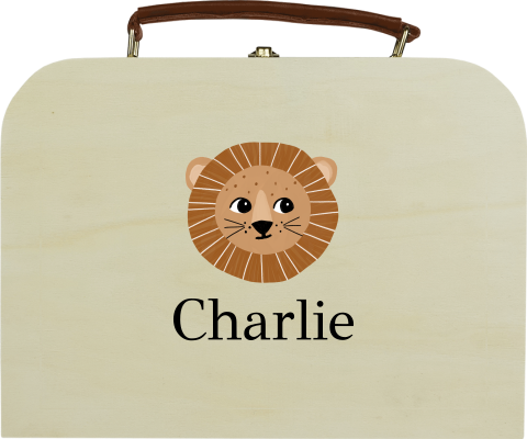 Houten koffertje met naam en leeuwenkop