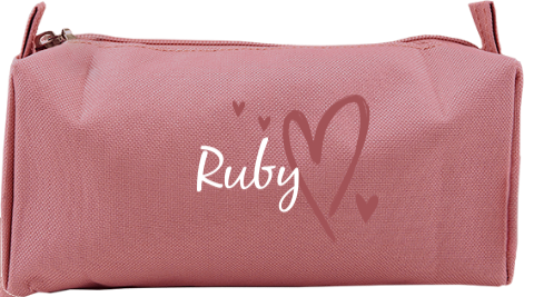 Etui met naam en hartjes