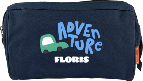 Toilettas met vrolijke letters en auto