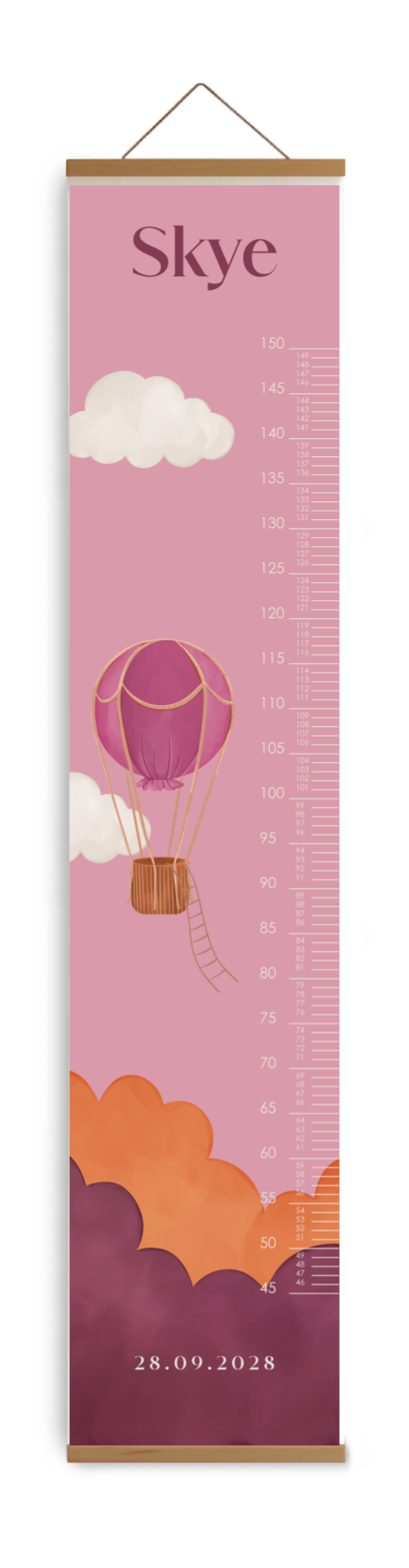 Groeimeter met gekleurde wolken en luchtballon