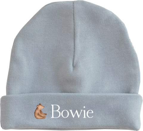 Babymutsje met naam en bruin beertje