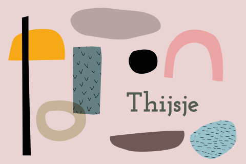 Hip geboortekaartje met gekleurde vormen en roze achtergrond
