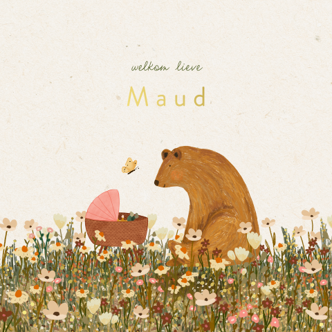 Dubbel vierkant foliekaartje met een wiegje, beer en bloemenveld