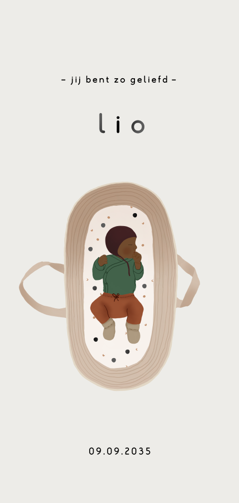 Langwerpig geboortekaartje met zwartfolie en een mozesmandje