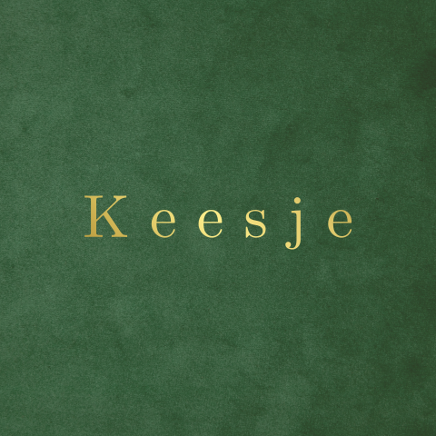 Geboortekaartje met velvet-look groene achtergrond en goudfolie