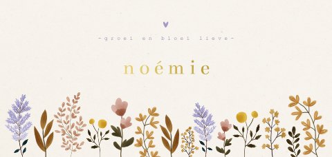 Lief geboortekaartje met bloemen, goudfolie en karton-look achtergrond
