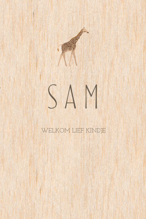 Geboortekaartje op hout met giraffe natural beige kleur
