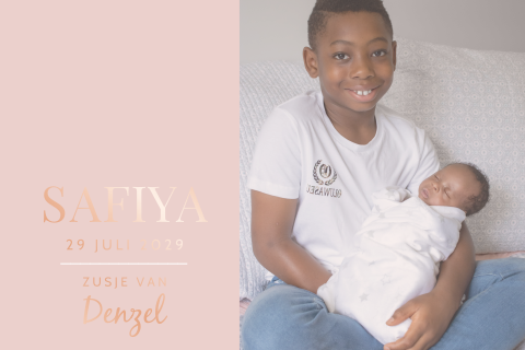 Geboortekaartje zusje met foto broer en rose foliedruk
