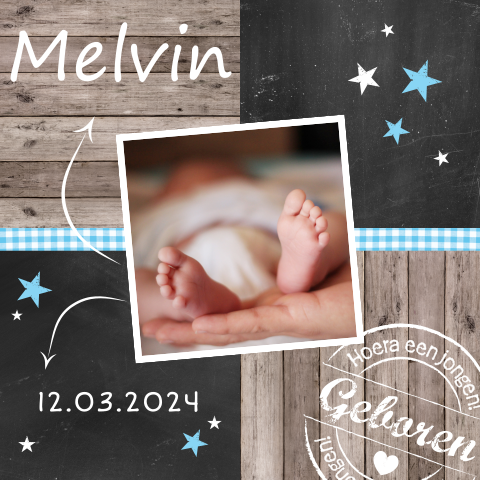 Vrolijke geboortekaart met hout en krijtbord voor jongen