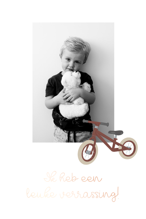 Kaart met loopfiets voor een broertje om zwangerschap aan te kondigen