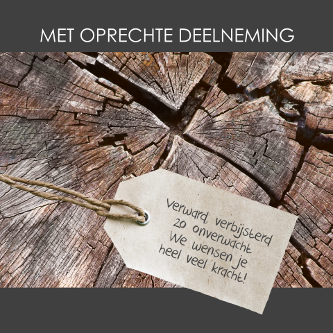 Condoleancekaart met label op houtfoto
