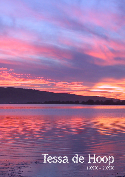 Rouwbrief met rustige zonsondergang met paarse gloed