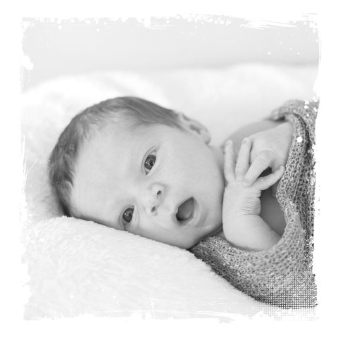 Lief geboortekaartje met newborn foto en labeltje