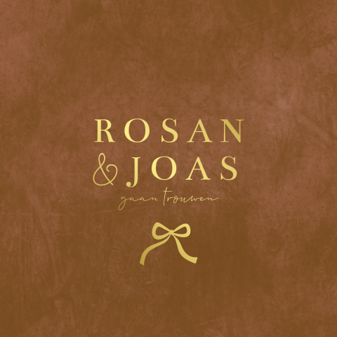 Trouwkaart met strikje oranje velvet look bruin met goudfolie